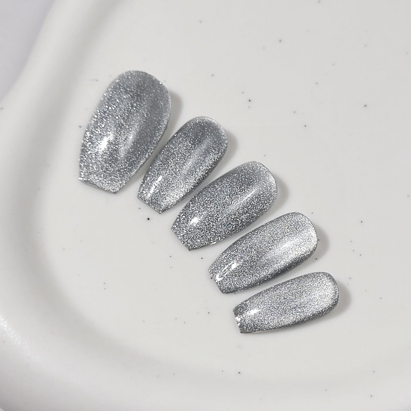 Signature: Platinium silver velvet
