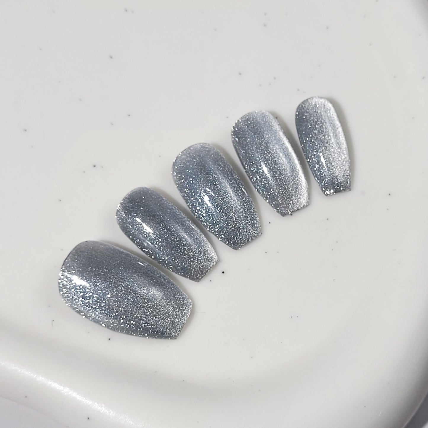 Signature: Platinium silver velvet