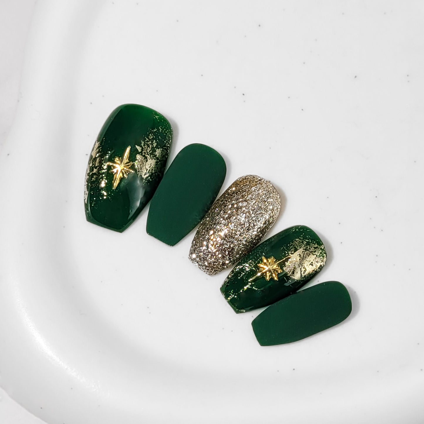 Signature: Wintergreen Glam