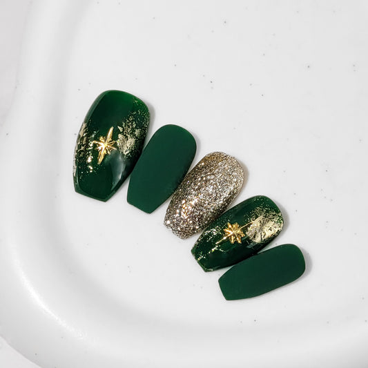 Signature:  Wintergreen Glam