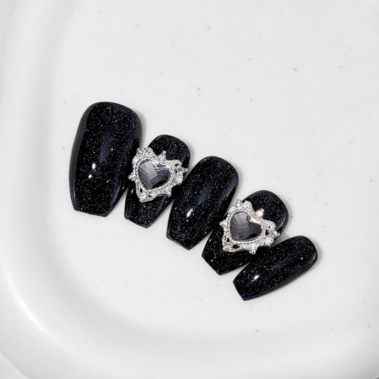 Signature:  "Winter princesses" collection: Onyxia