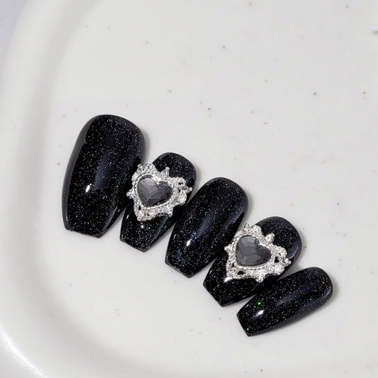 Signature:  "Winter princesses" collection: Onyxia