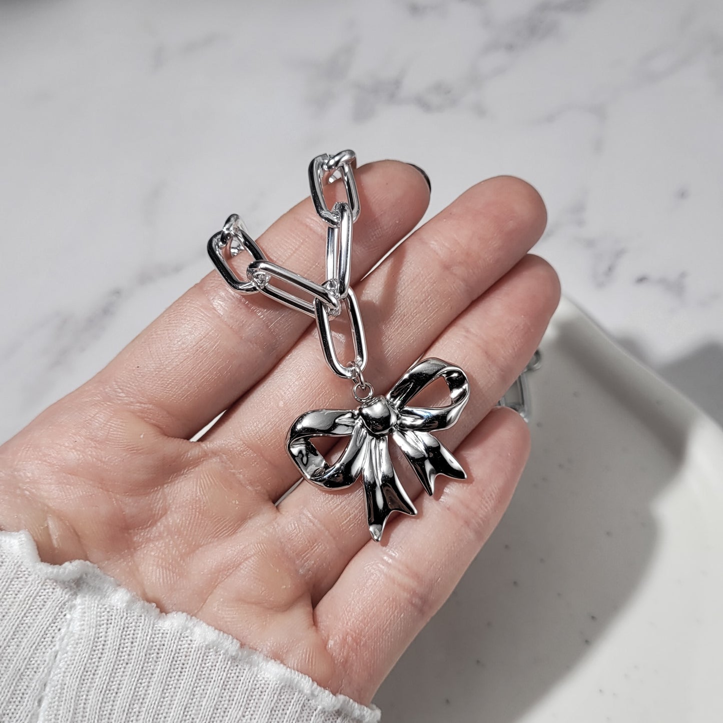 "Bowed & chained" collier choker chaîne