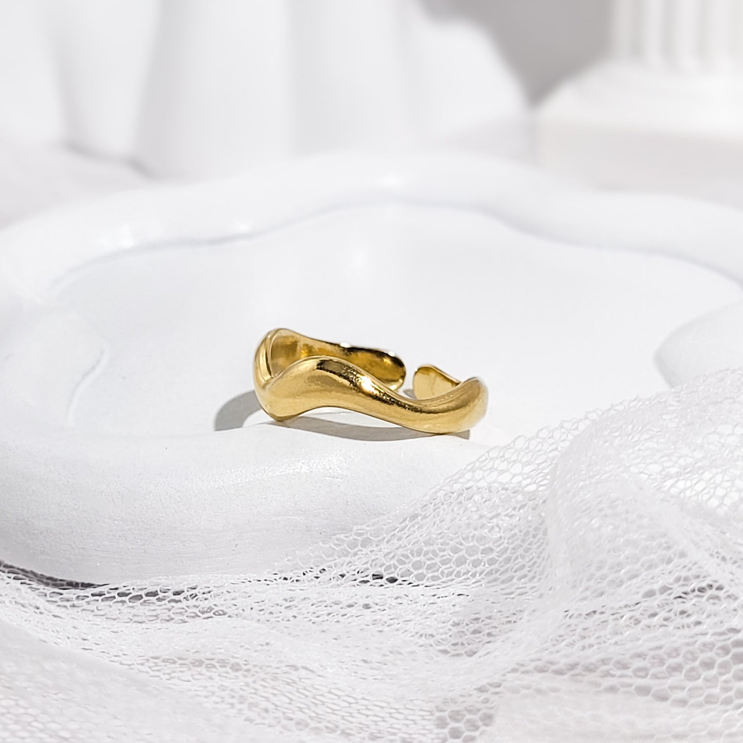 "Aura regalis" bague réglable en acier inoxydable doré