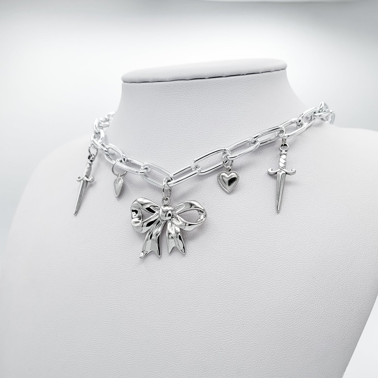 "Deadly cute" collier ras de cou / chocker