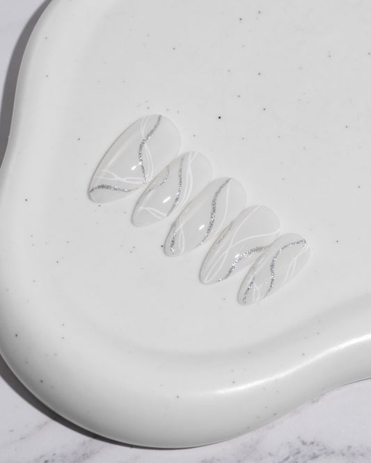 Signature: Dewed lace