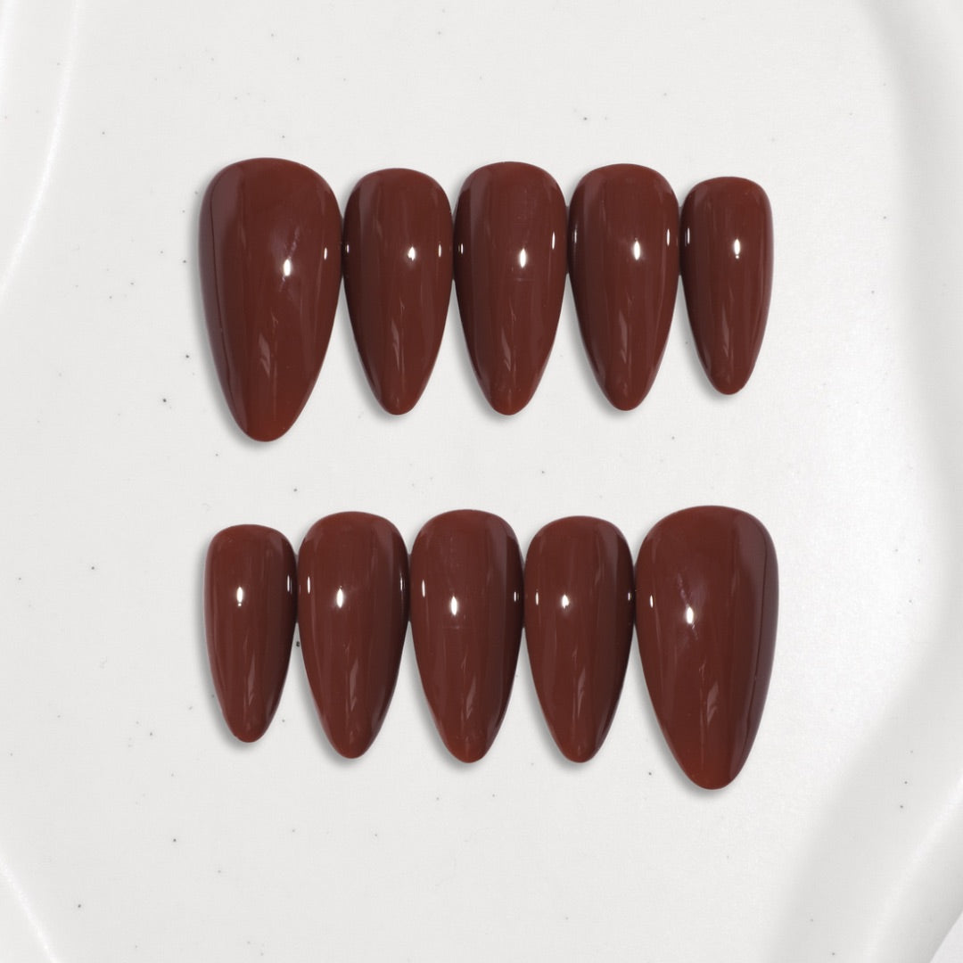 Essential: Pecan brown