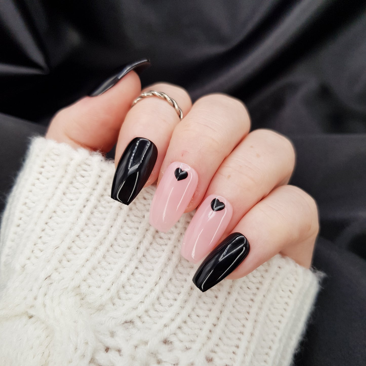 Signature: Dark valentine