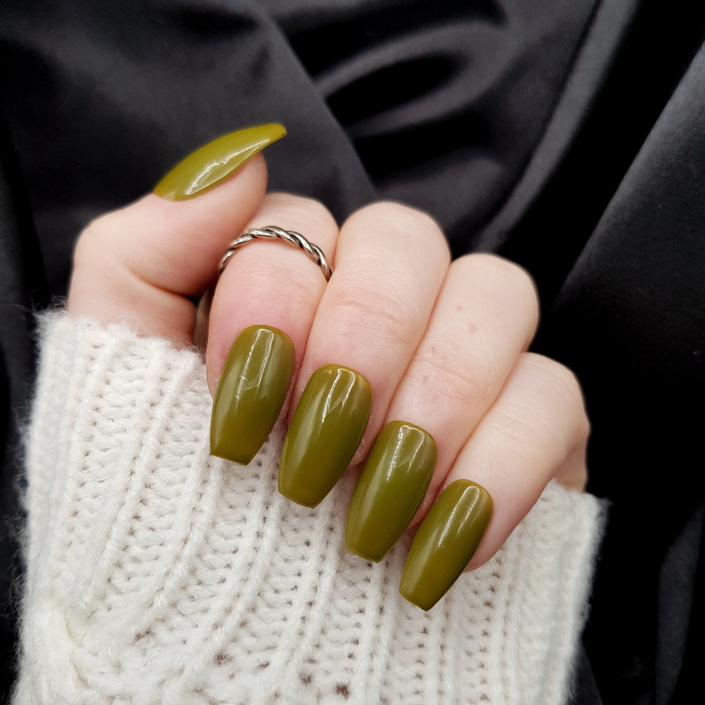 Essential: Kaki