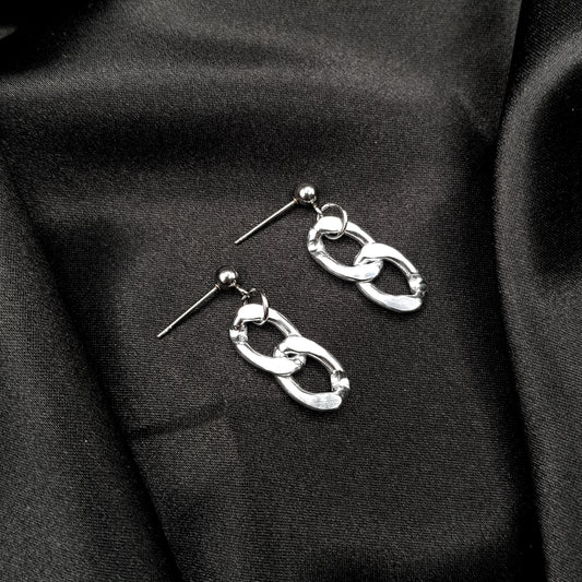 "Connected" boucles d'oreilles puces