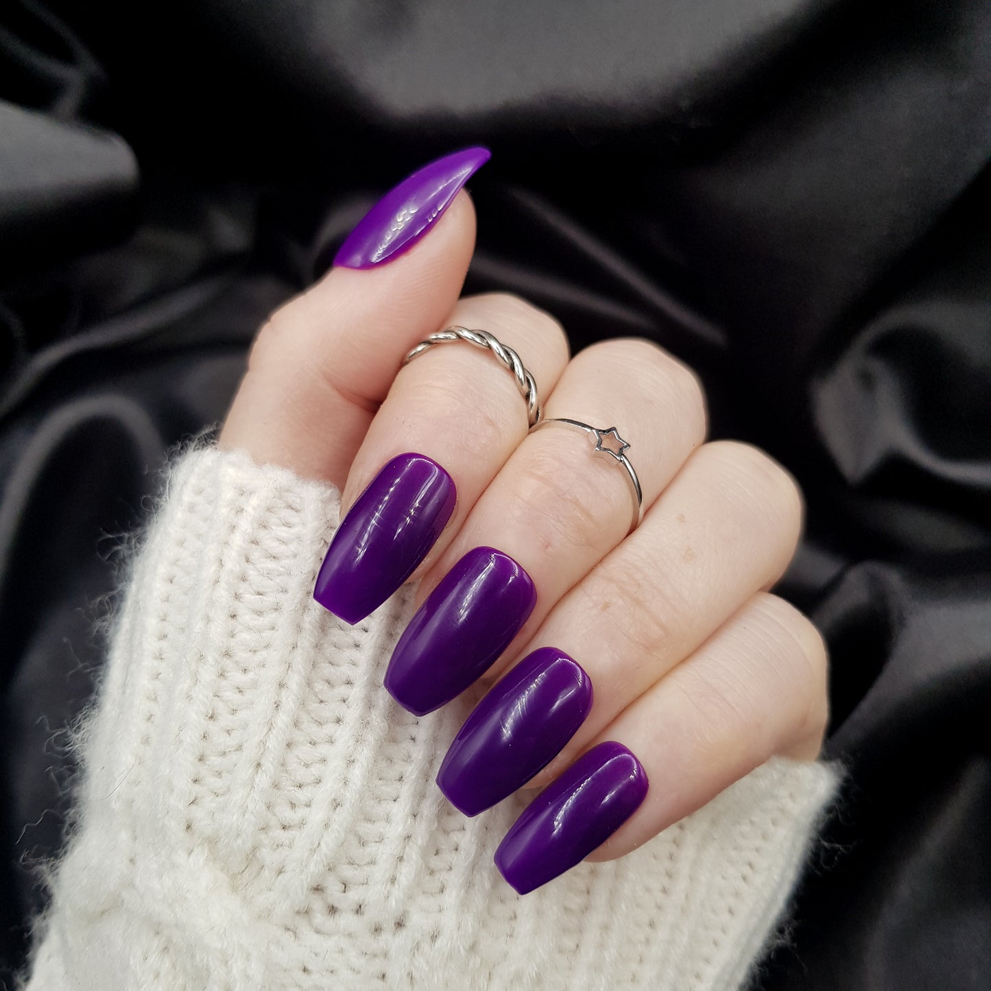 Essential: Deep purple