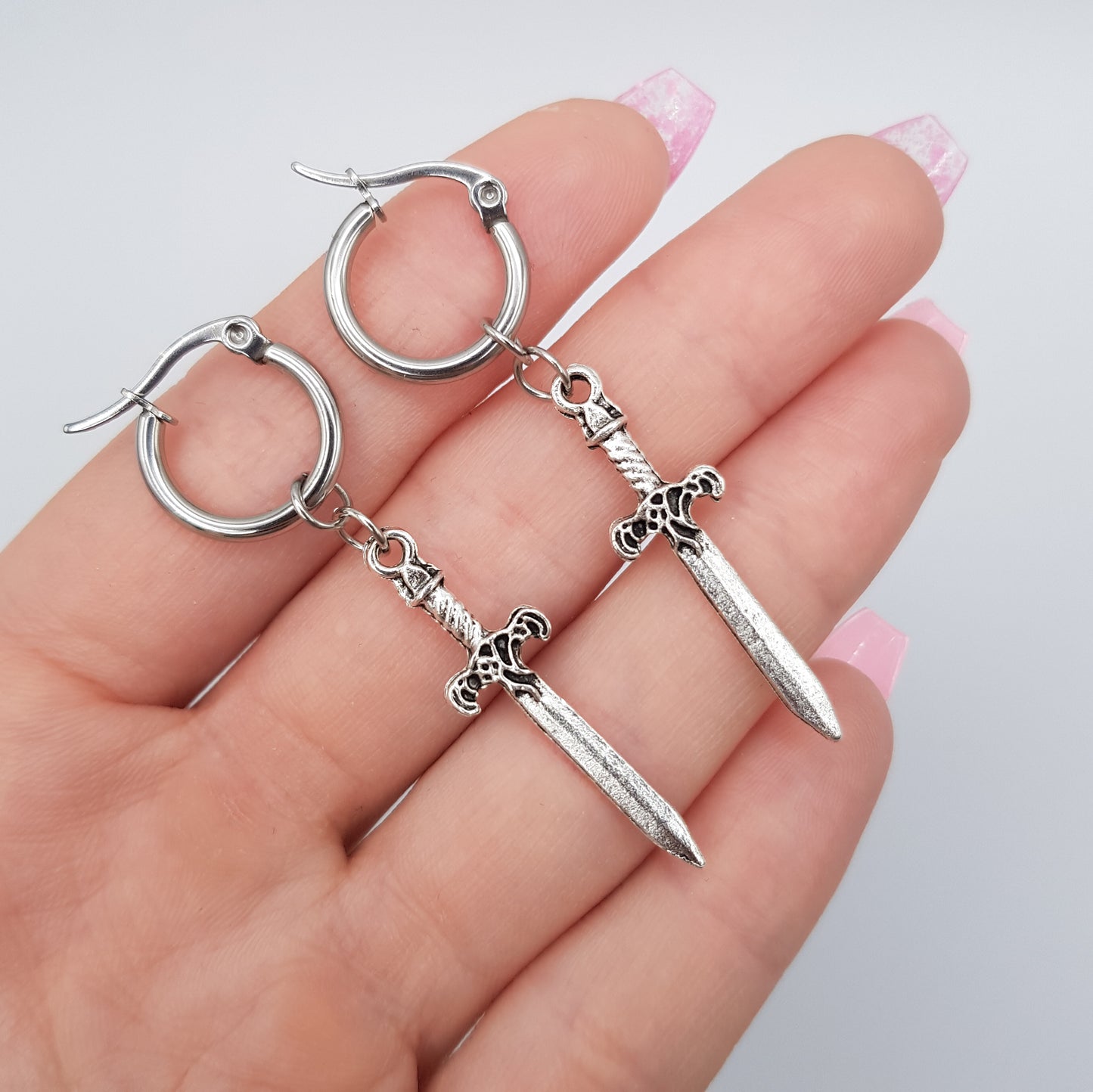 "Little dagger" boucles d'oreilles dormeuses