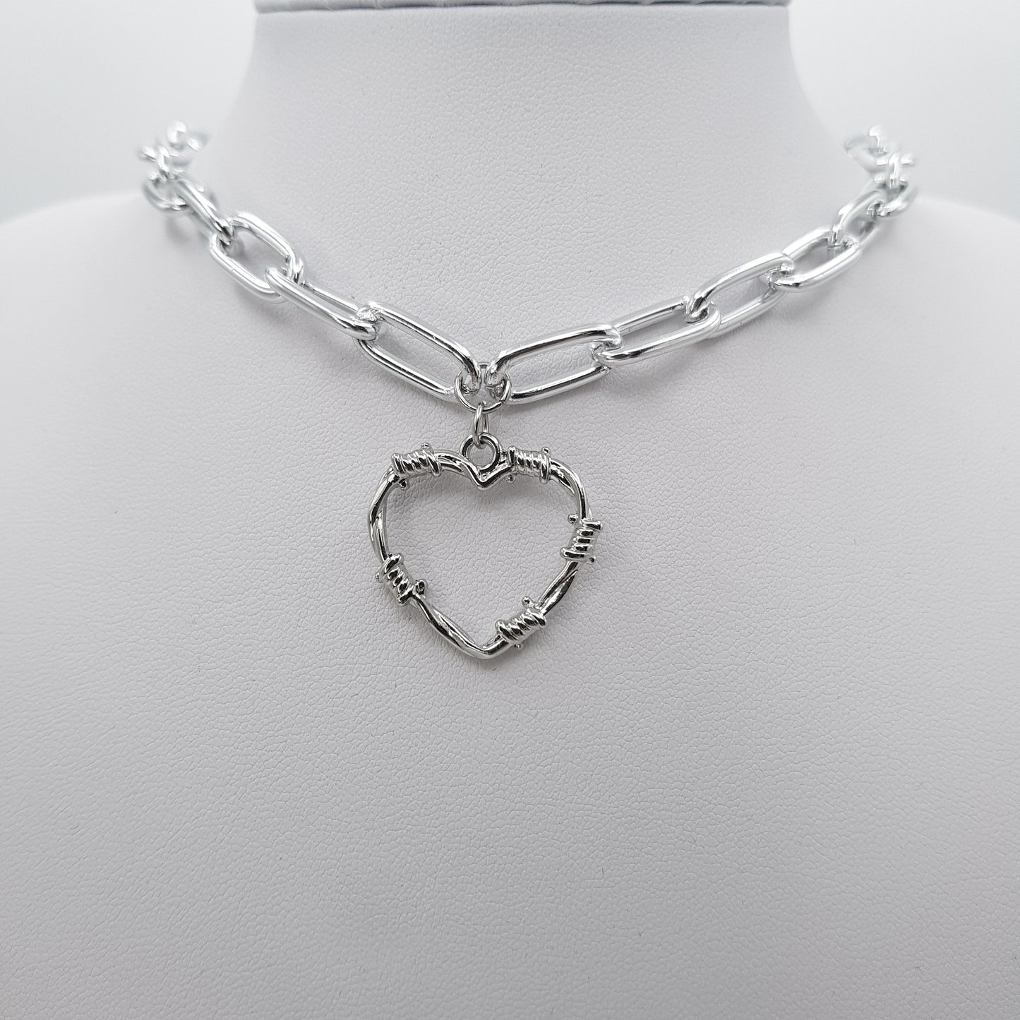 "Scratched heart" collier choker chaîne