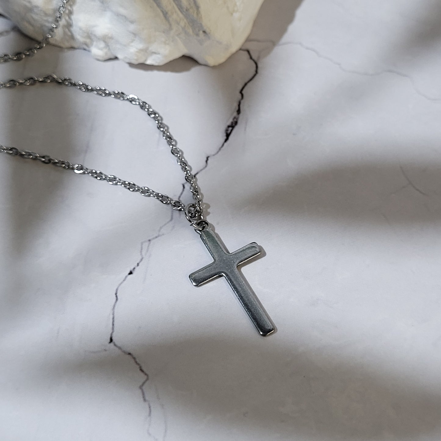 "Crossed" collier chaîne en acier inoxydable