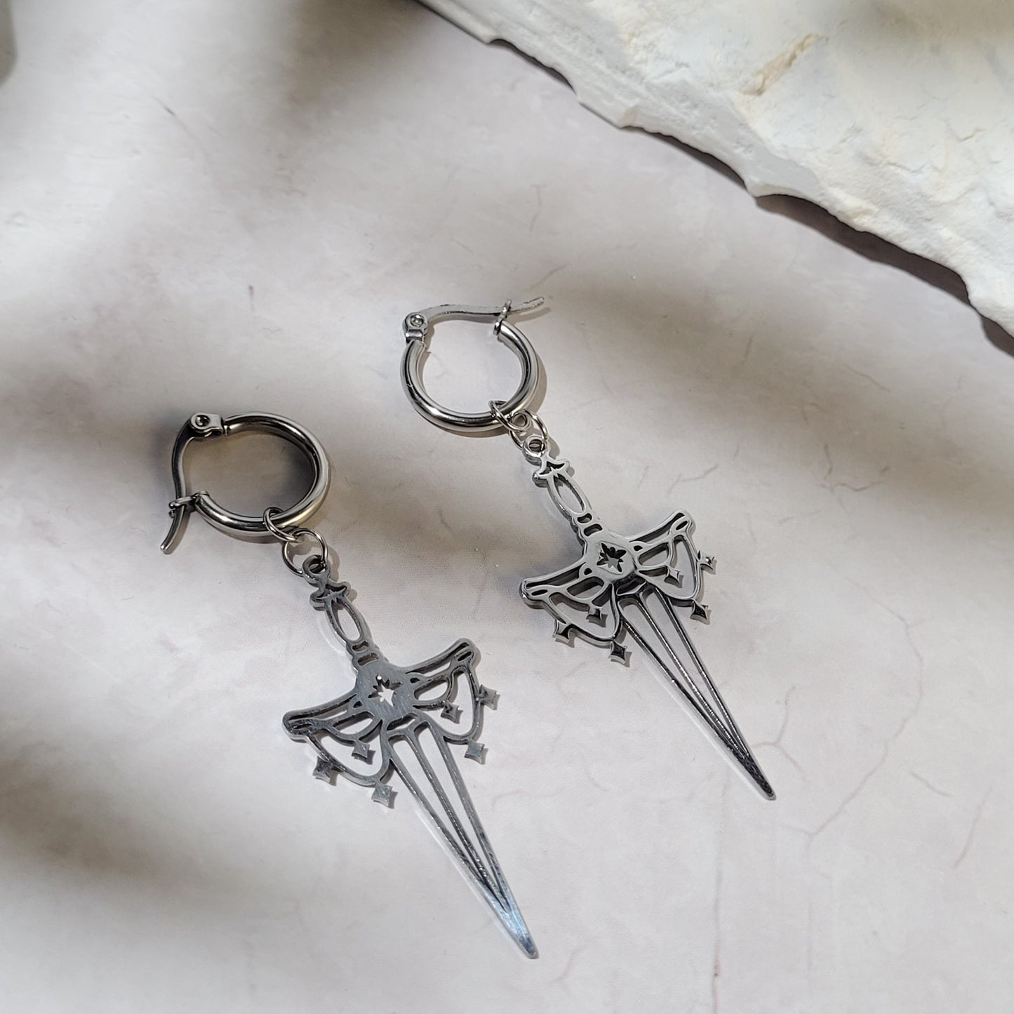 "Magical dagger" boucles d'oreilles en acier inoxydable
