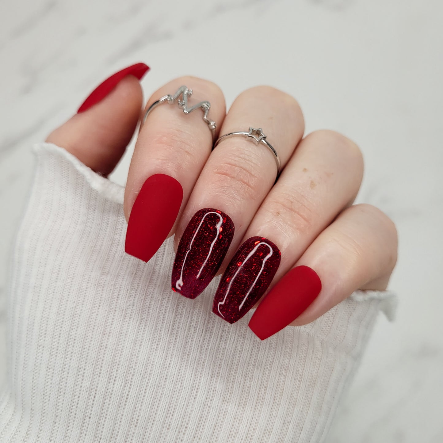 Signature: Red nails theory