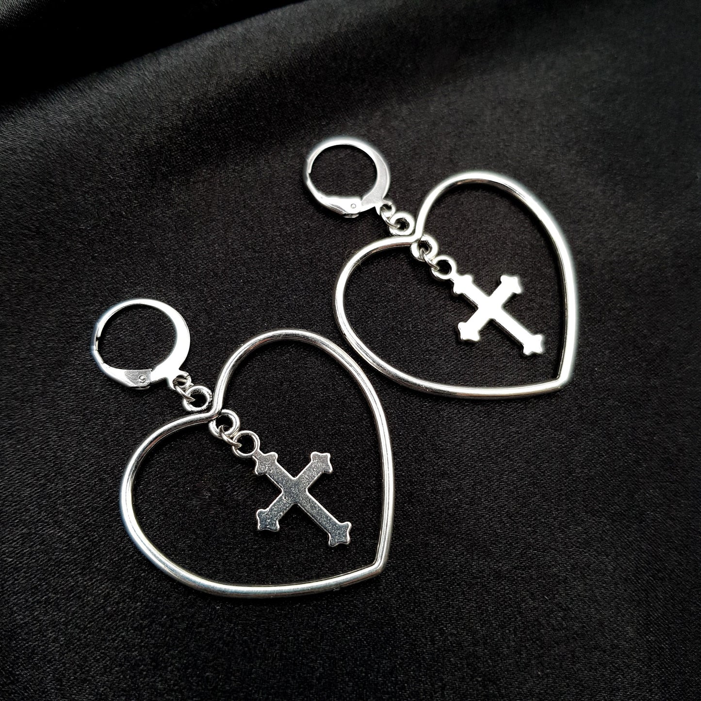 "Trust" boucles d'oreilles