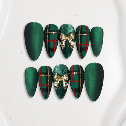 Premium: Pinewood manor