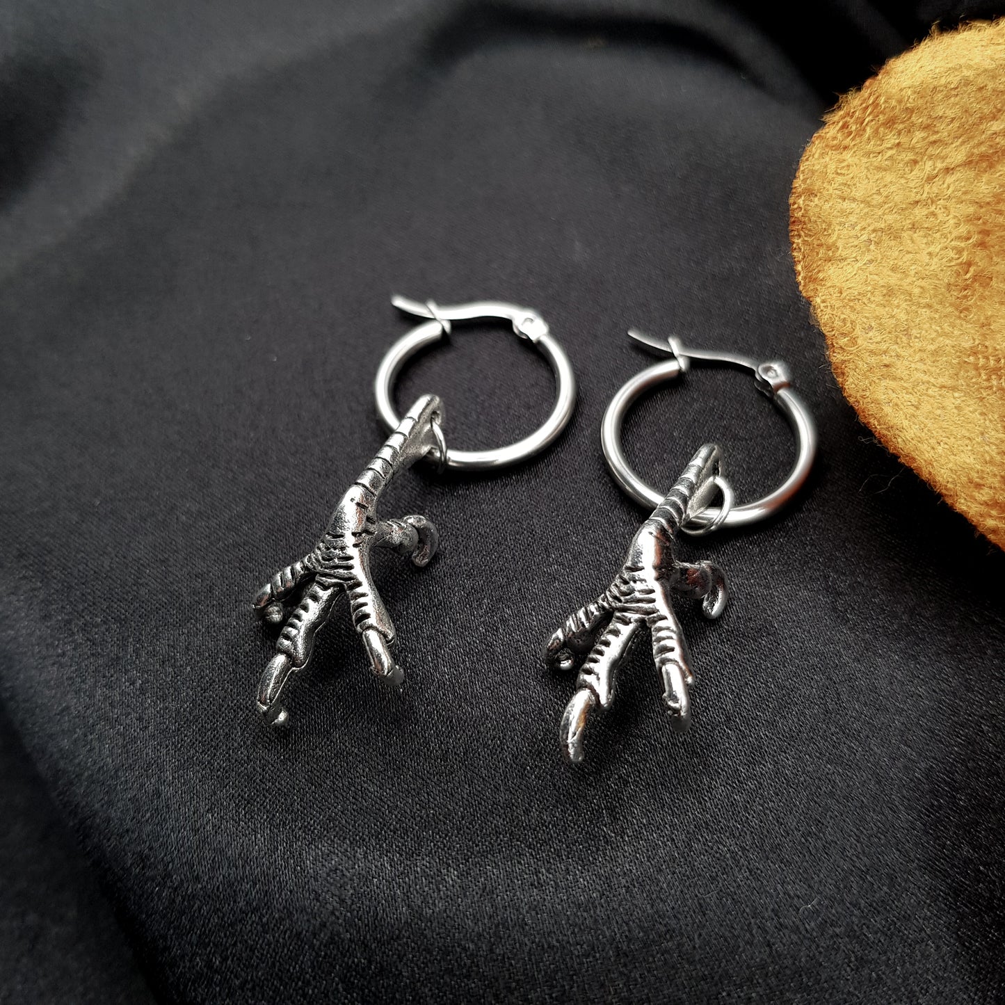 "Klaws" boucles d'oreilles pattes d'oiseaux