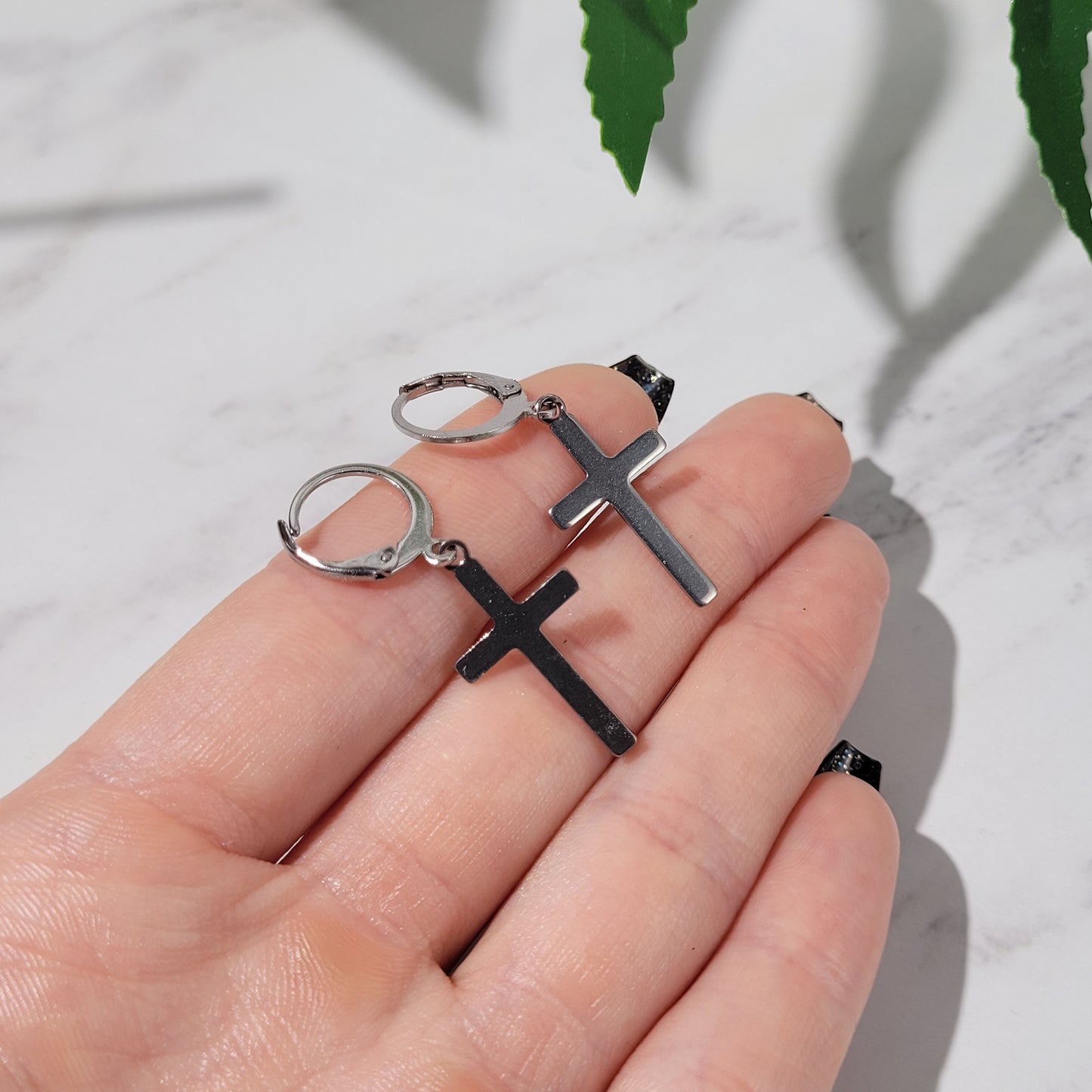 "Crossed" boucles d'oreilles en acier inoxydable